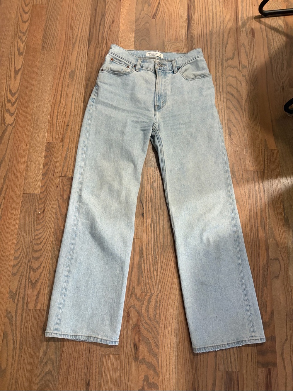 Abercrombie Light Wash Women’s Straight Jeans